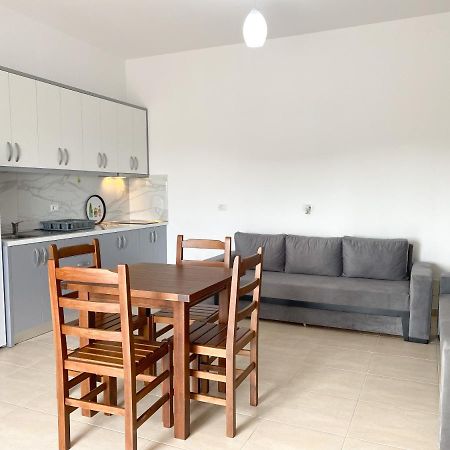 Family Apartments Himara ภายนอก รูปภาพ