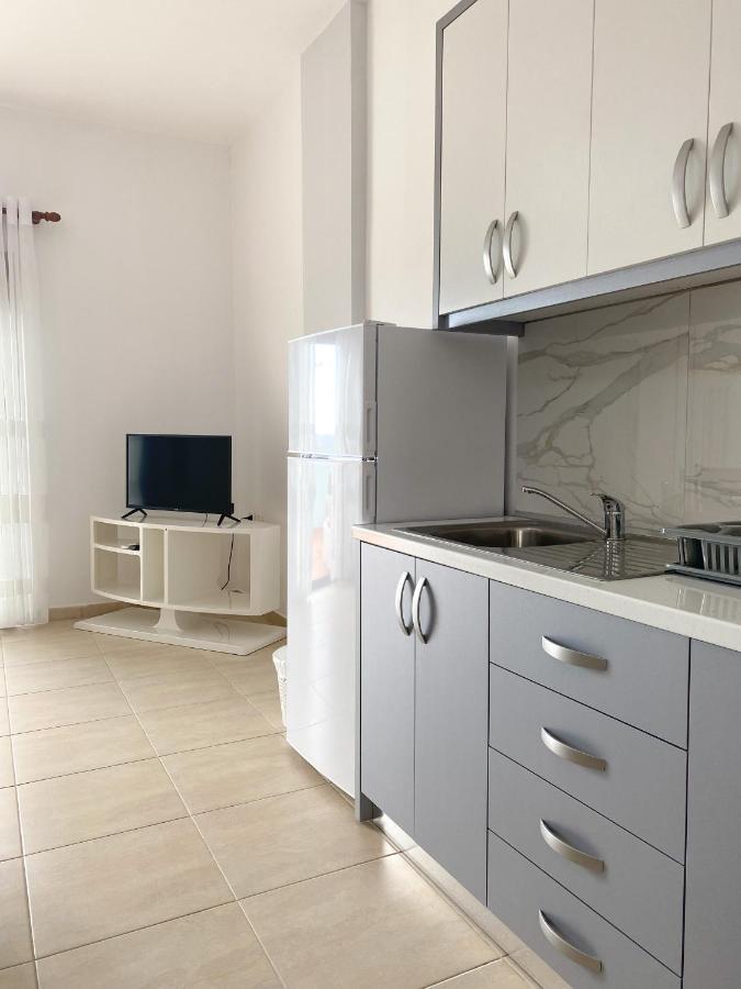 Family Apartments Himara ภายนอก รูปภาพ