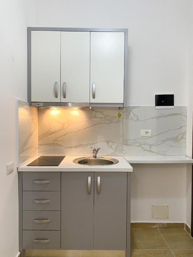 Family Apartments Himara ภายนอก รูปภาพ