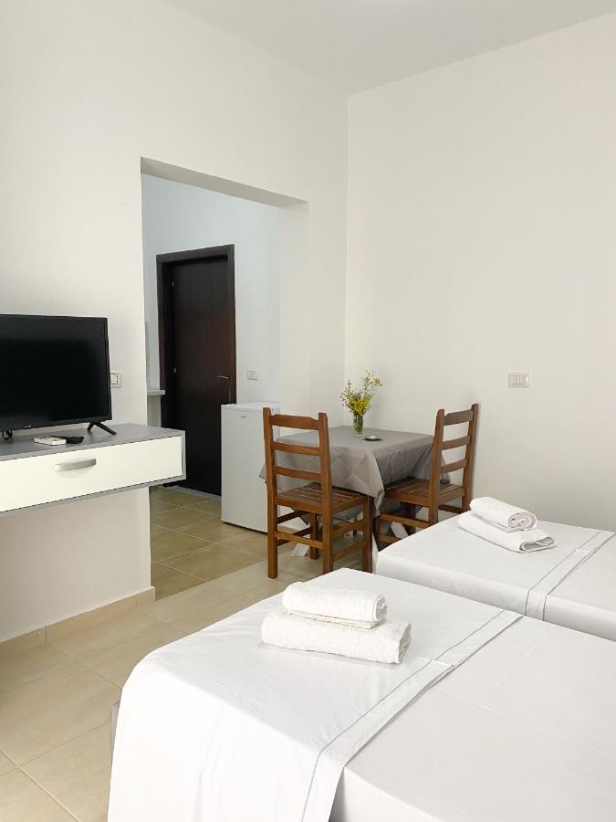 Family Apartments Himara ภายนอก รูปภาพ