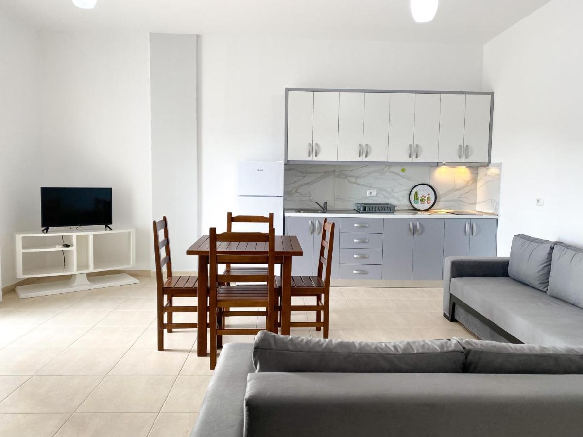 Family Apartments Himara ภายนอก รูปภาพ