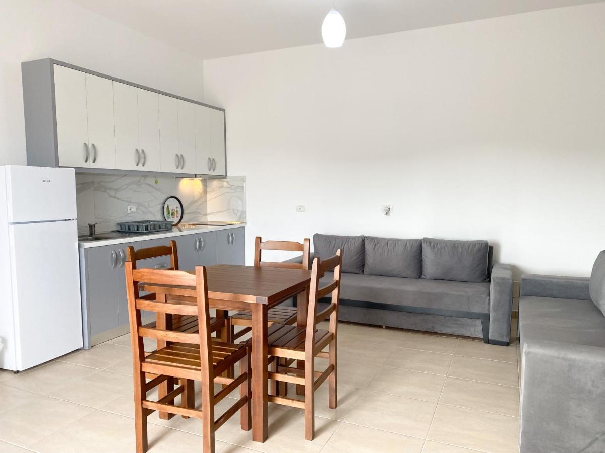 Family Apartments Himara ภายนอก รูปภาพ