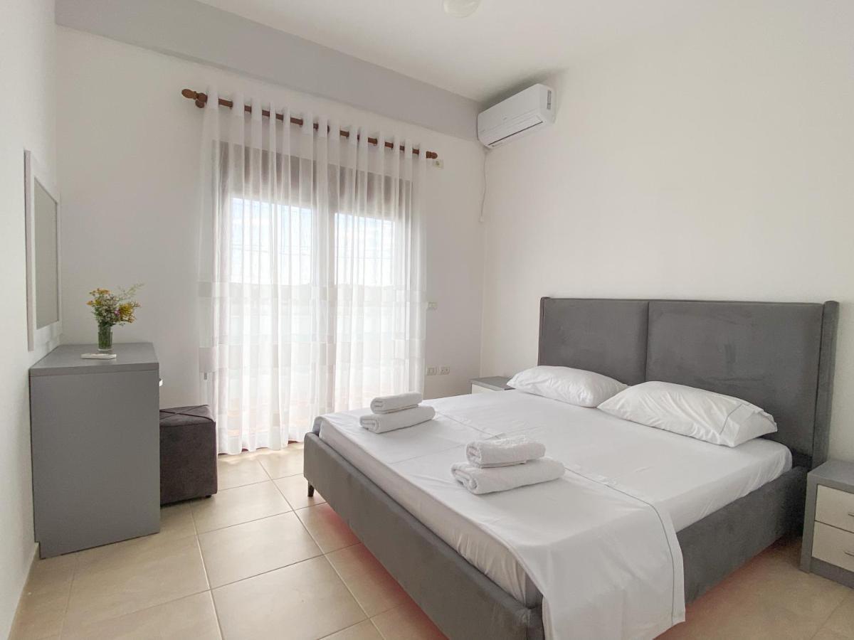 Family Apartments Himara ภายนอก รูปภาพ