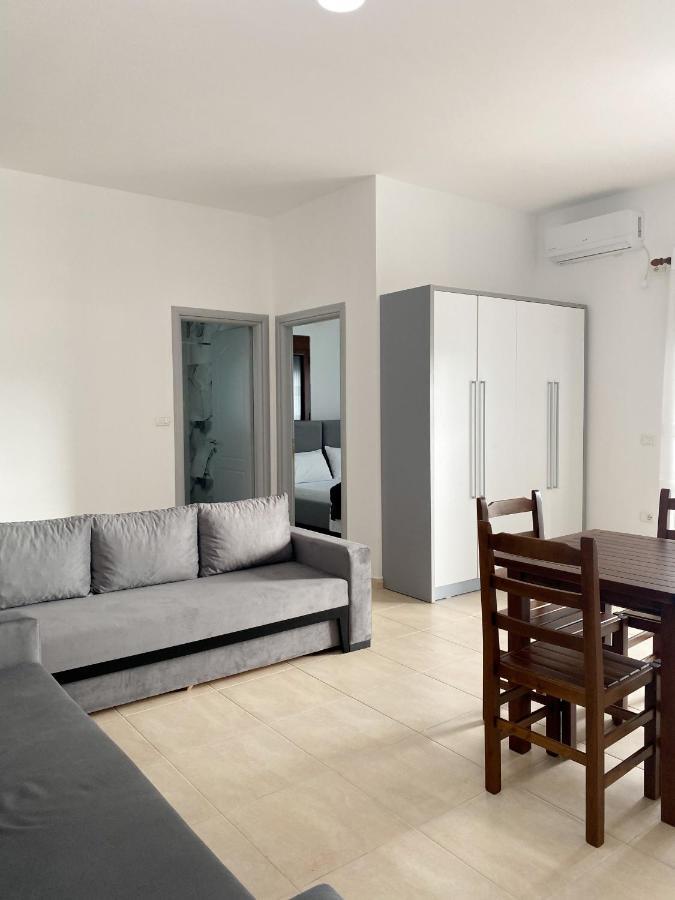 Family Apartments Himara ภายนอก รูปภาพ