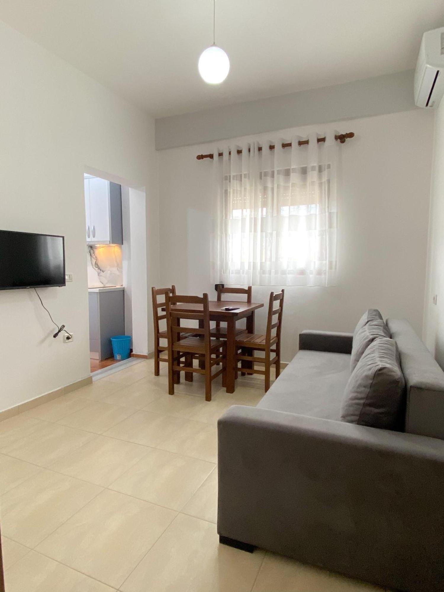 Family Apartments Himara ภายนอก รูปภาพ