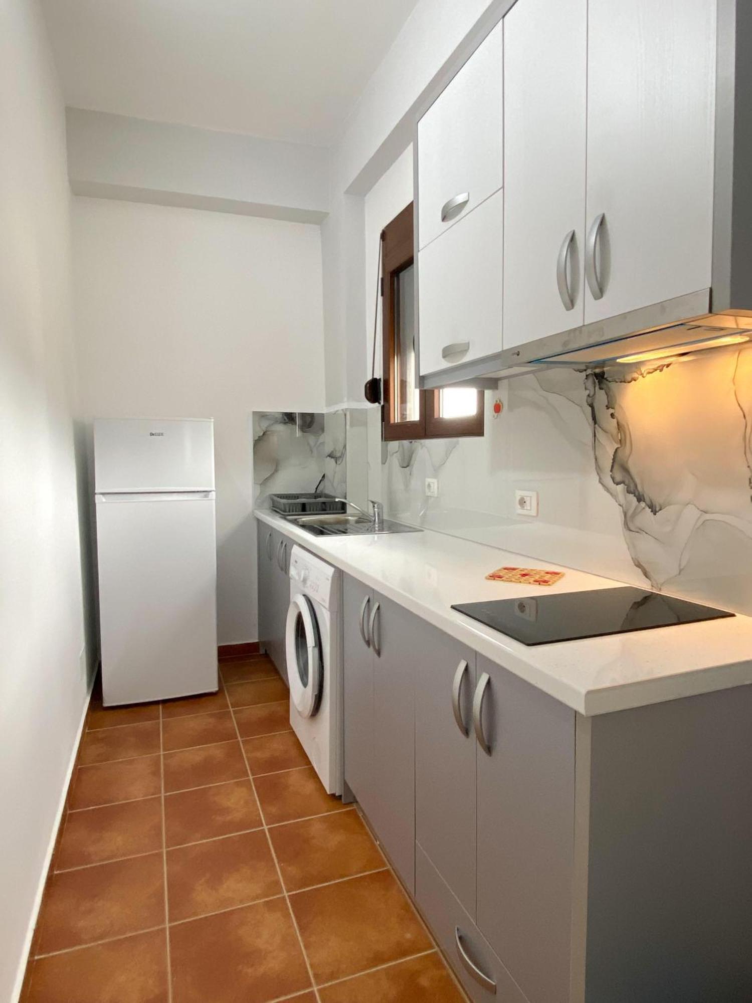 Family Apartments Himara ภายนอก รูปภาพ
