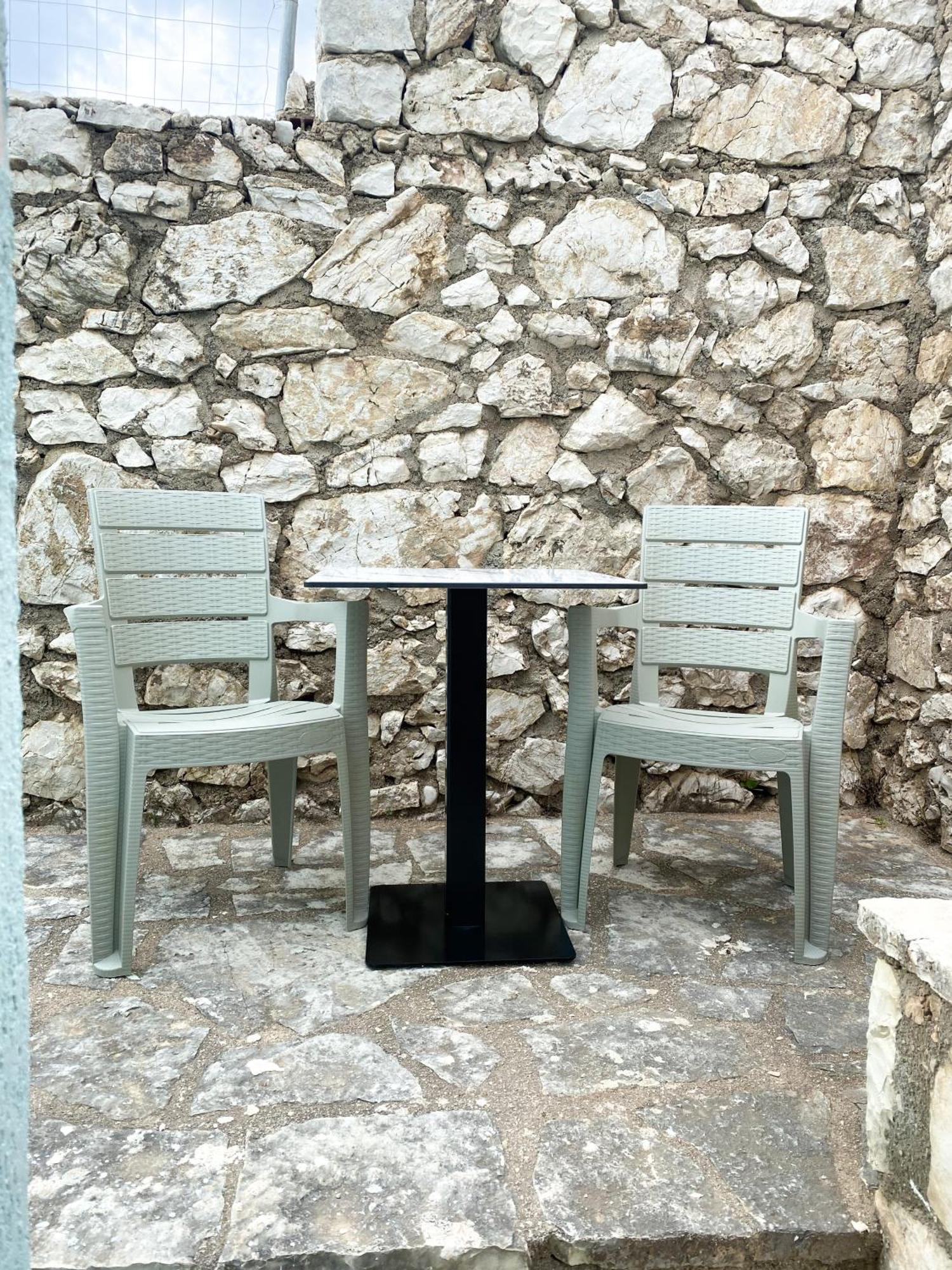 Family Apartments Himara ภายนอก รูปภาพ
